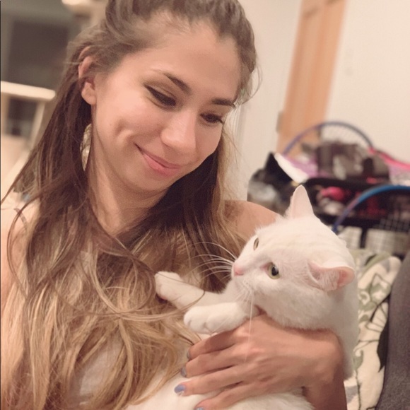 Meet your Posher, Tianna - Picture 2 of 3